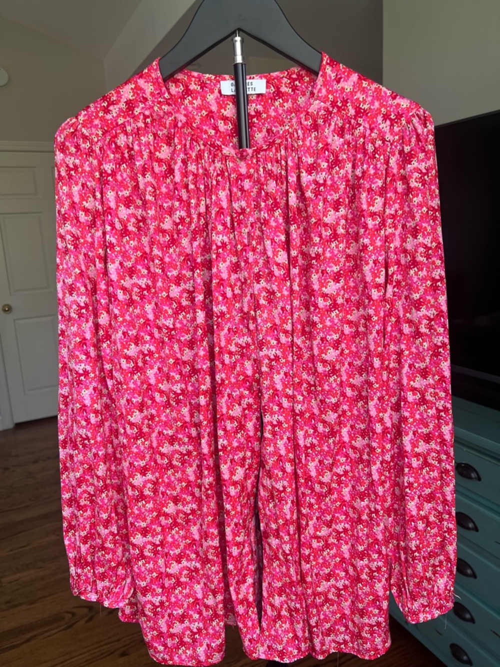 Women’s Pink Floral Long-Sleeve Blouse